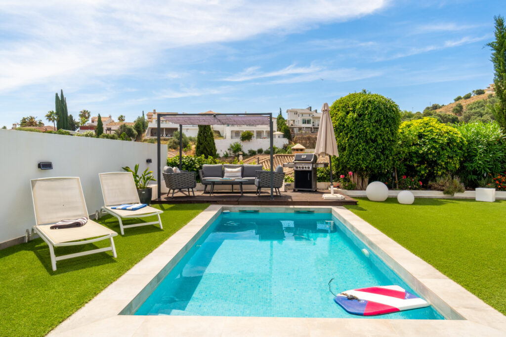 SOUTH-FACING FAMILY VILLA WITH PRIVATE POOL IN MIJAS COSTA