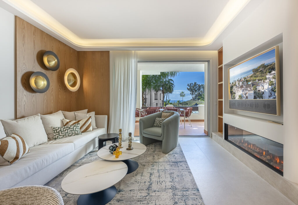Modern Beachfront Apartment in Bahía del Velerín