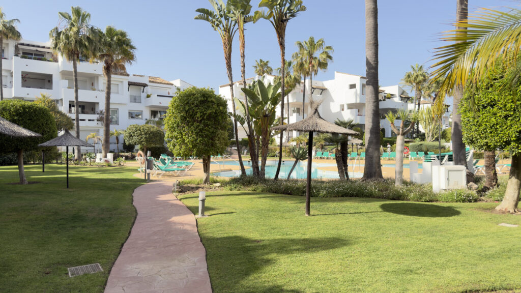 BEACHFRONT OPPORTUNITY. EXCLUSIVE COSTALITA AREA