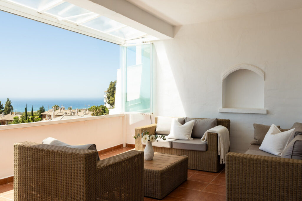 Elegant apartment with panoramic views and fantastic terrace – Perfect for holidays or permanent living