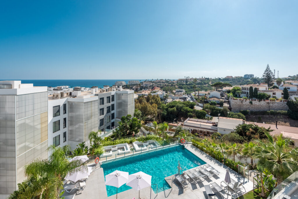 Modern Elegance with Sea and urban views over Fuengirola with turist license