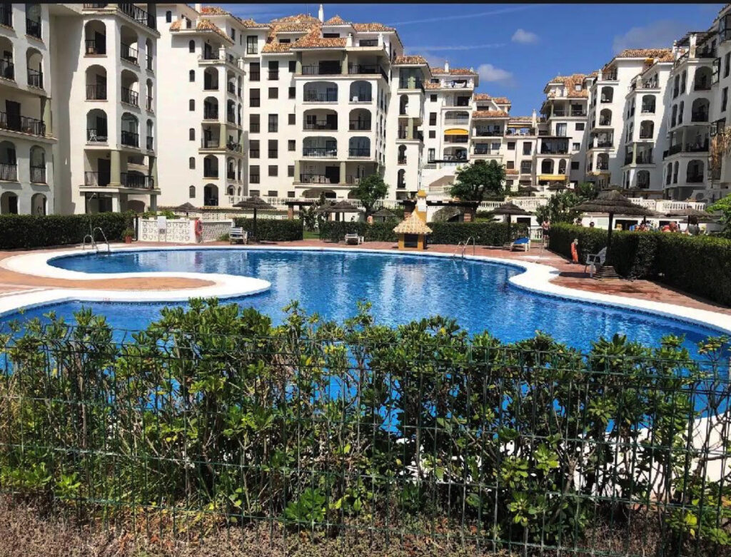 Magnificent Frontline Beach Apartment with Sea Views