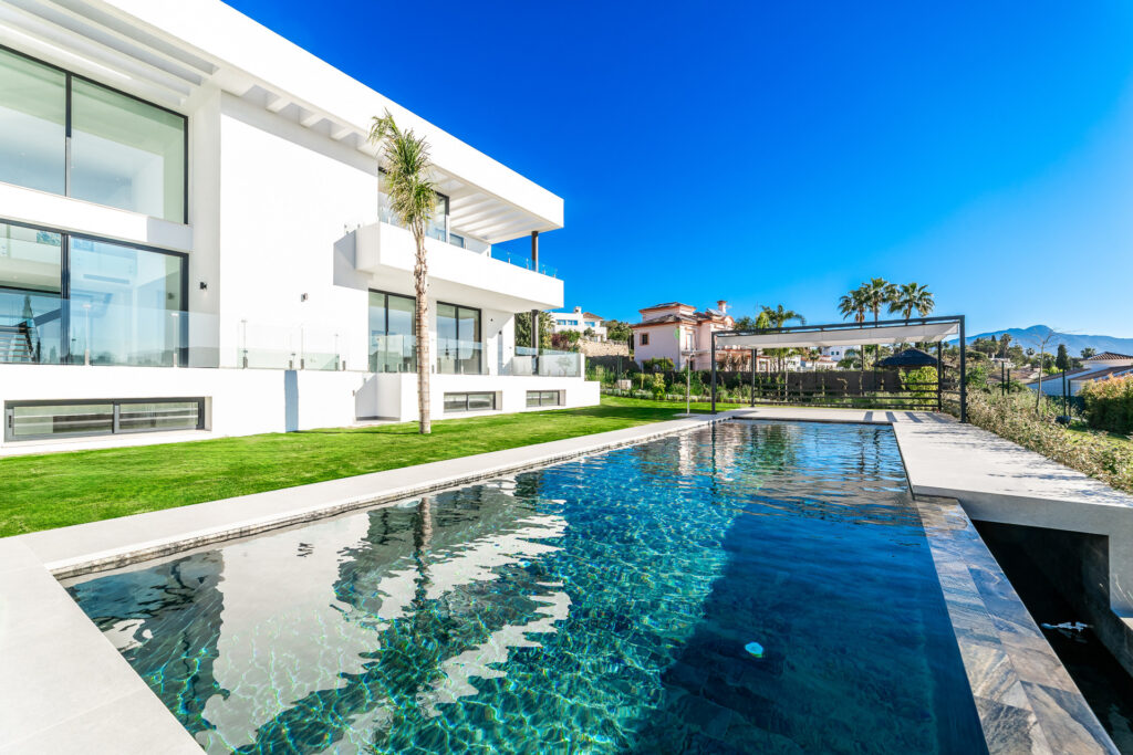 Villa in Paraiso Alto
